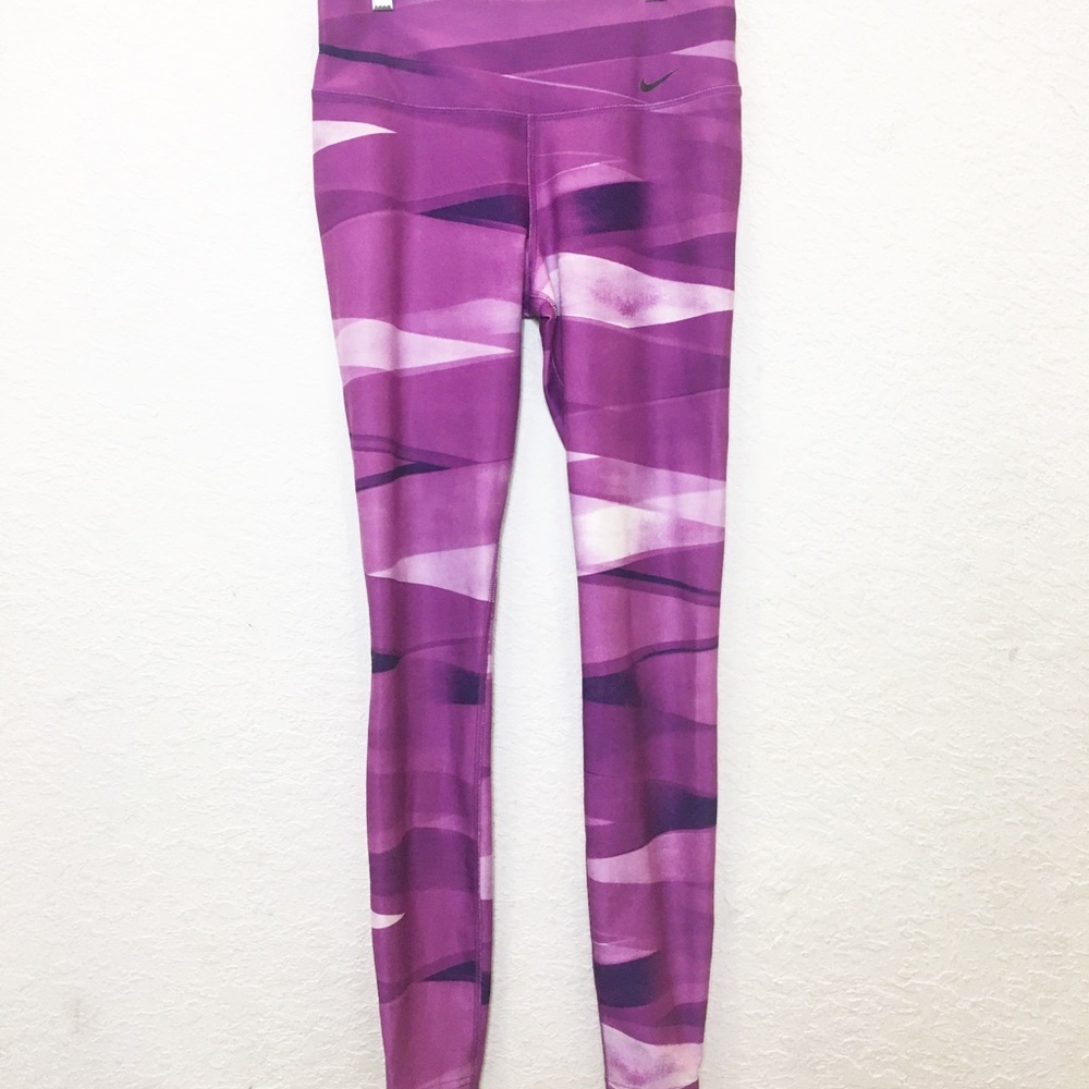 Nike Dri-Fit Ten Less Bottles leggings